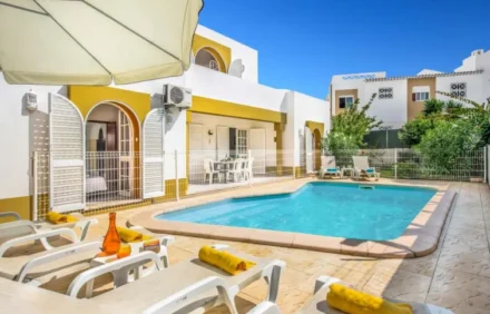 Villa Arines