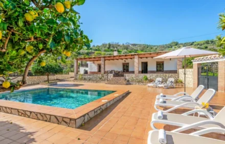 Cortijo De Lola